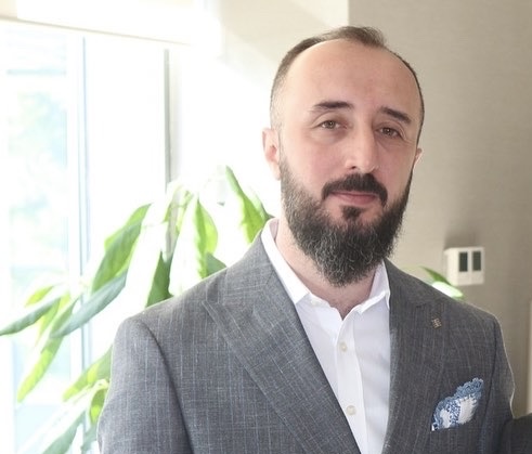 Dr. M. Levent Tekçi